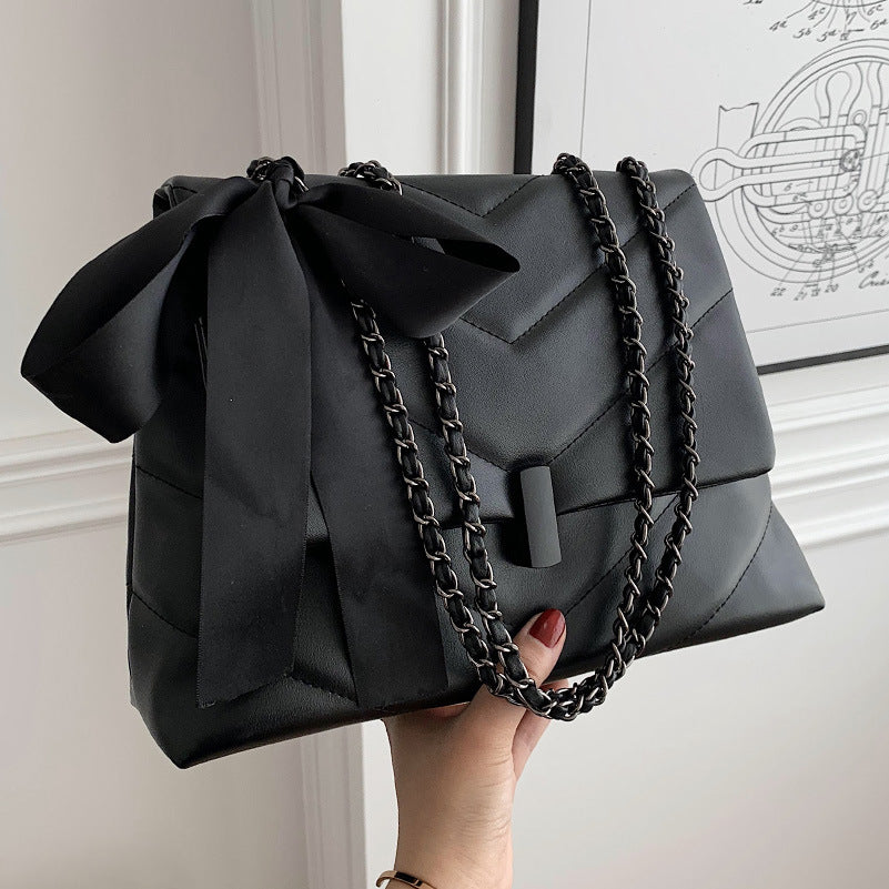MegTurn Élise Quilted Chain Bag