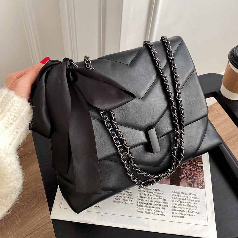 MegTurn Élise Quilted Chain Bag