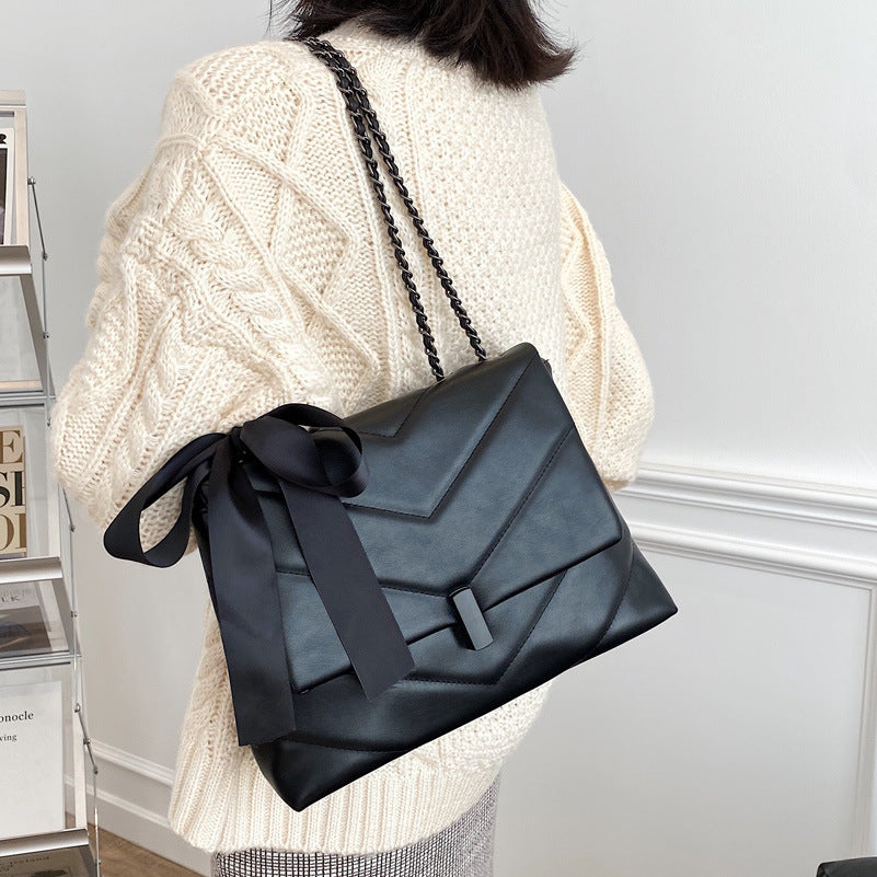 MegTurn Élise Quilted Chain Bag