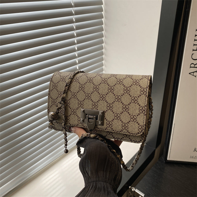 Savanna Chain Shoulder Bag