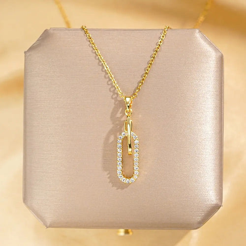 Elegant Paper Clip Pendant Necklace – 18K Gold Plated